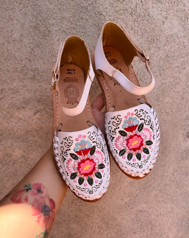 Mexican Huarache Florecita. Mexican Leather Shoe. Hippie Boho. Traditional Huarache. Latin Fashion. Mexican Style Shoe. Ethnic style. image 5