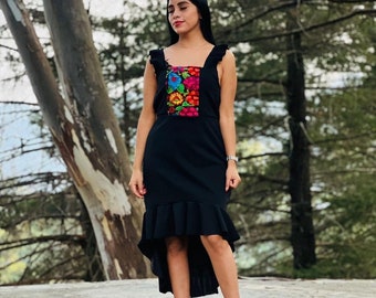 Vestido Mexicano Artesanal Bordado. S-L. Vestido Floral. Vestido Mexicano Artesanal. Vestido Típico Mexicano. Estilo Latina. Bohemio.