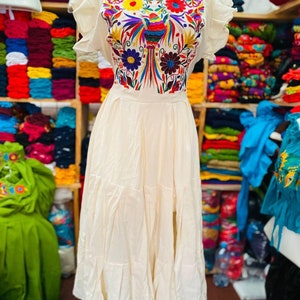 S-XL Vestido floral bordado. Vestido mexicano bordado Pajaro. Vestimenta típica mexicana. Vestido de estilo étnico. Vestido Boho Hippie. zdjęcie 3