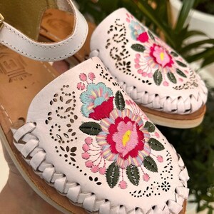 Mexican Huarache Florecita. Mexican Leather Shoe. Hippie Boho. Traditional Huarache. Latin Fashion. Mexican Style Shoe. Ethnic style. image 4
