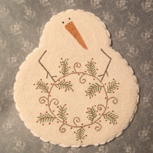 Primitive Needle Punch Mat PATTERN Snowman And Greenery Wreath