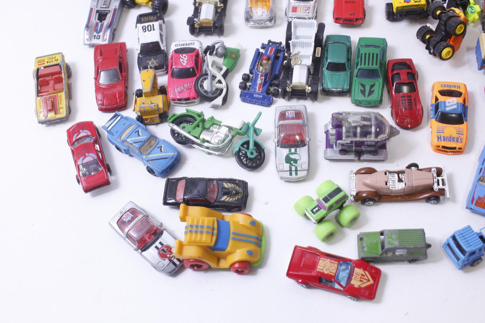 1990年製 ザ・シンプソンズHOTWHEELS 2体セット おまけ付き 1990s, Mcdonald's, Happy Meal, Hot Wheels, Cars, Trucks, Toy