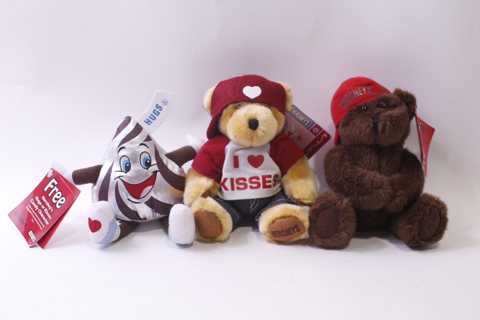 Walgreens está sacando algunos Squishmallows de Pascua! Todavía tienen  también los de San Valentín. :) : r/squishmallow, image size:1600x1067