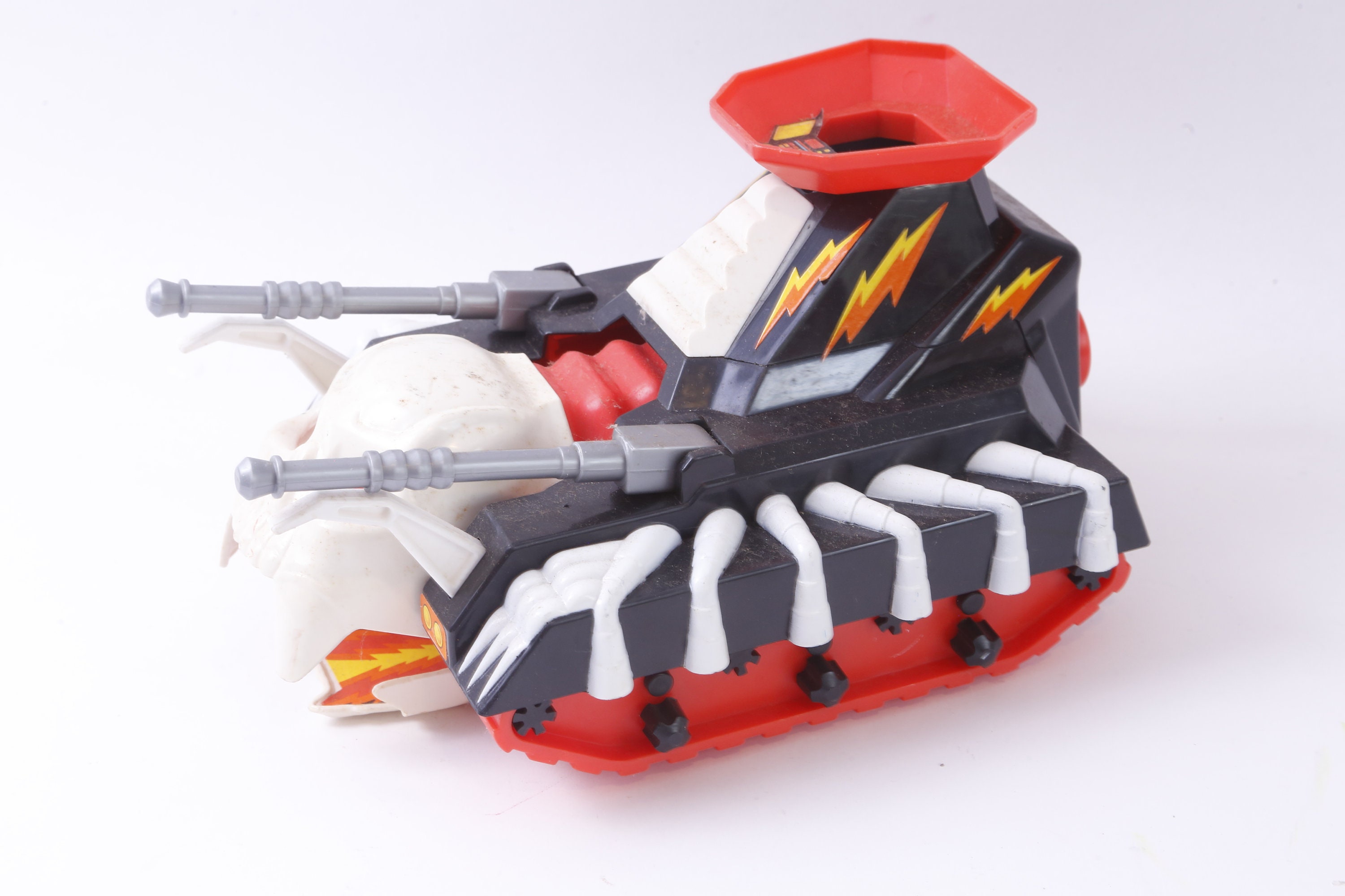 Panosh Place, Voltron, Skull Tank, Vehicle, White Skull, Evil