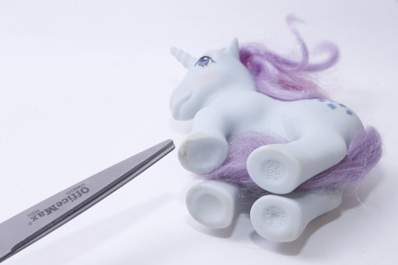 Acheter Figurines Duo De Licornes Magiques Blanche Et Violette Avec Accessoires 128229