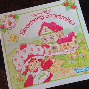 Strawberry Shortcake Vintage Catalog Pamphlet Came with Dolls ~ The Pink Room ~  100