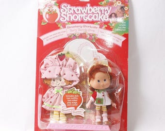 1991 Strawberry Shortcake Berry Beauty Shop Doll Outfit and Play