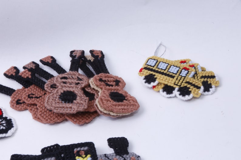 Plastic Canvas Christmas Ornaments Patches Locomotive School Bus Car Guitar Iron-On Chevrons ~ 20-01-976