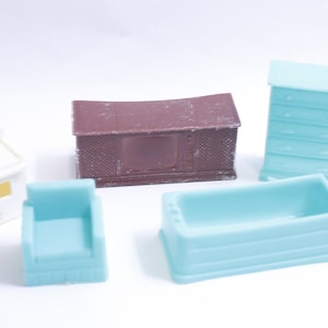 The Littles, Toy Furniture, Playset Parts, Chair, TV, Bathtub, Commode, Toy Accessories, Vintage, FLAW ~ 230420-DIWFS 1128