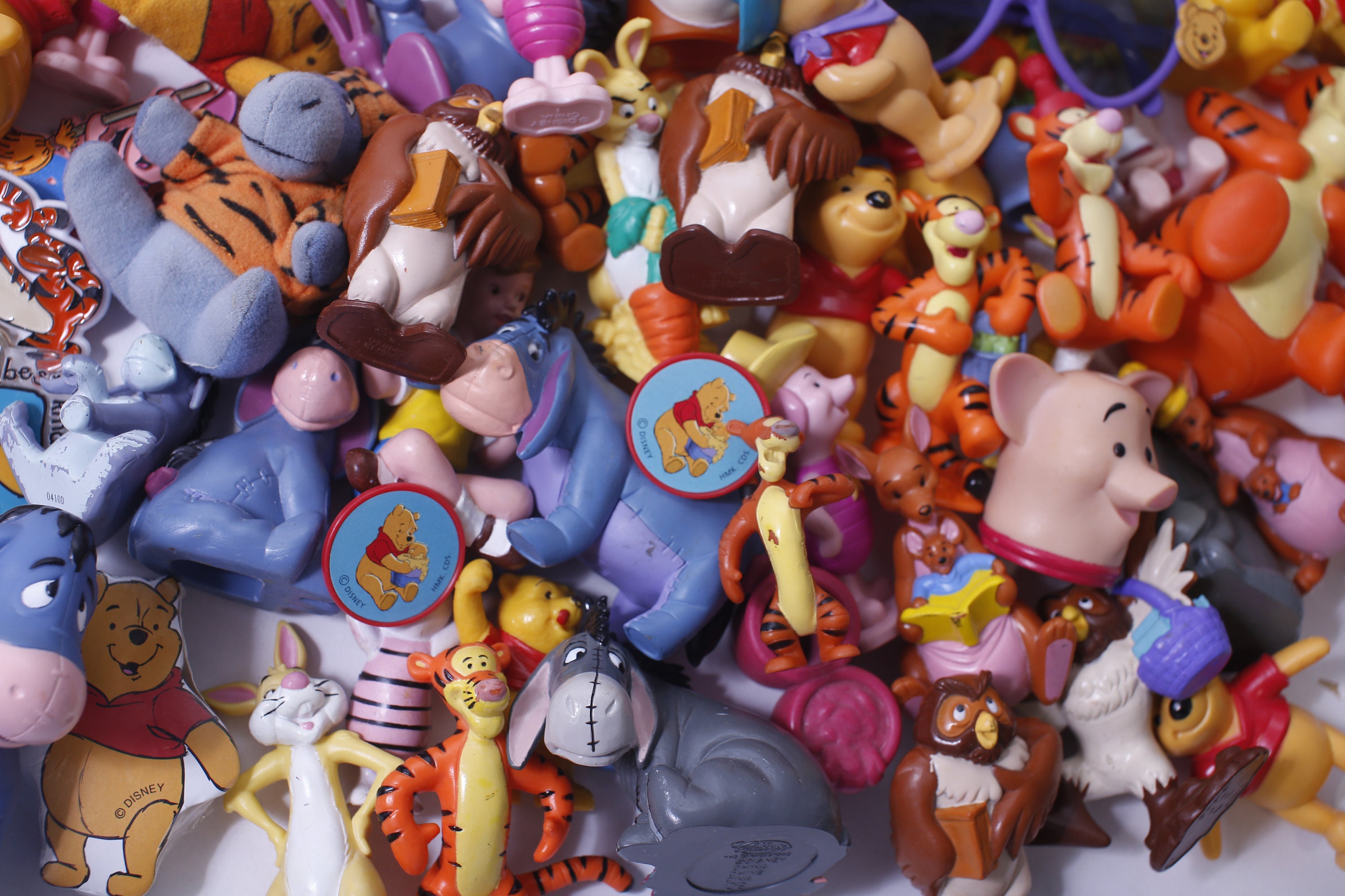 PICK YOUR OWN #1 Vintage 80s 90s Winnie The Pooh, Disney, pvc Figures Toy Lot Cake Toppers Bullyland, Applause - M-01-01