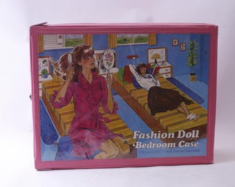 Coffret De Rangement Vintage Barbie Et Ken - 1963 - Rouge - Avec 2 Poupées Et Vêtements