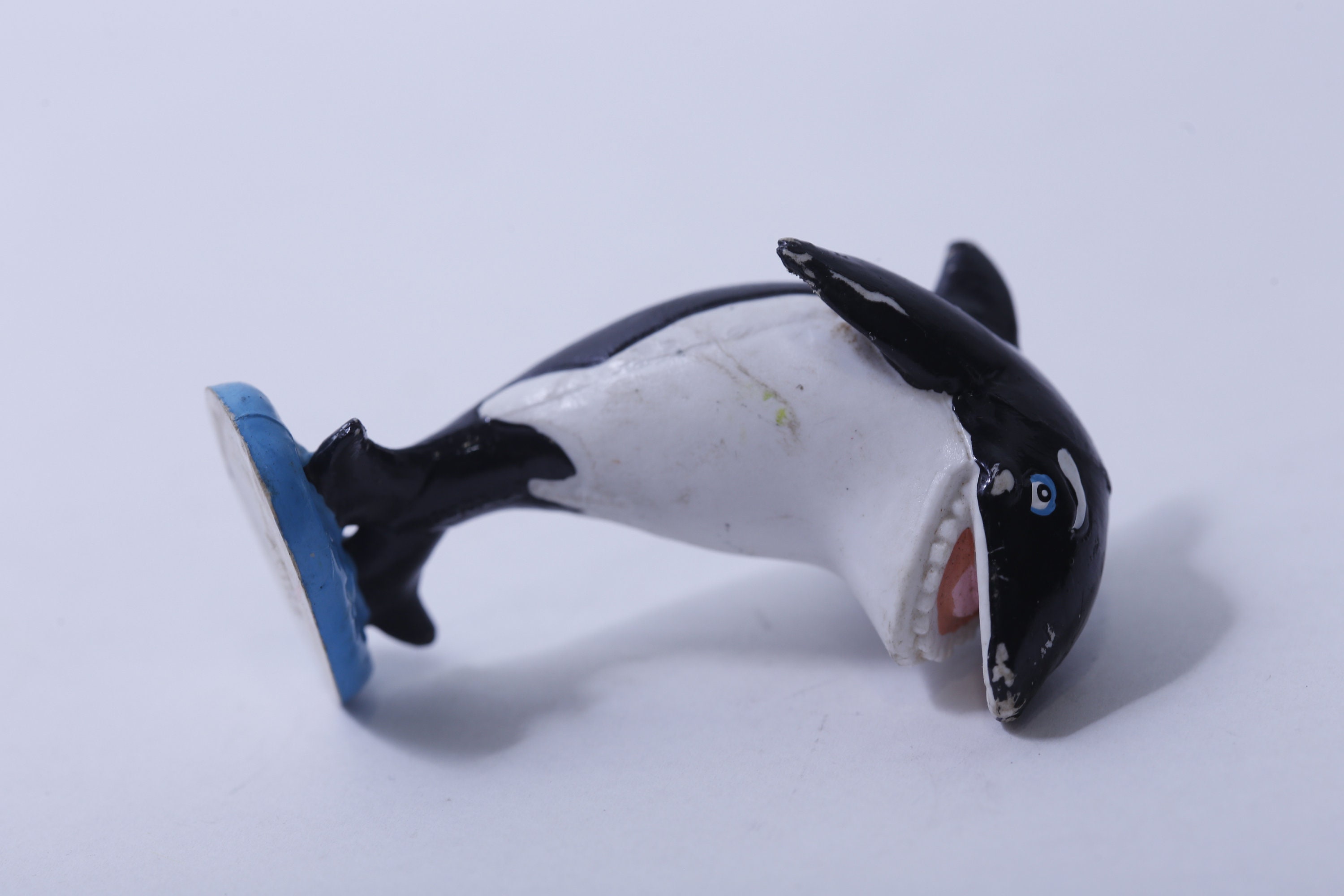Willy, Orca, PVC Figure, Blue Stand, 2.5