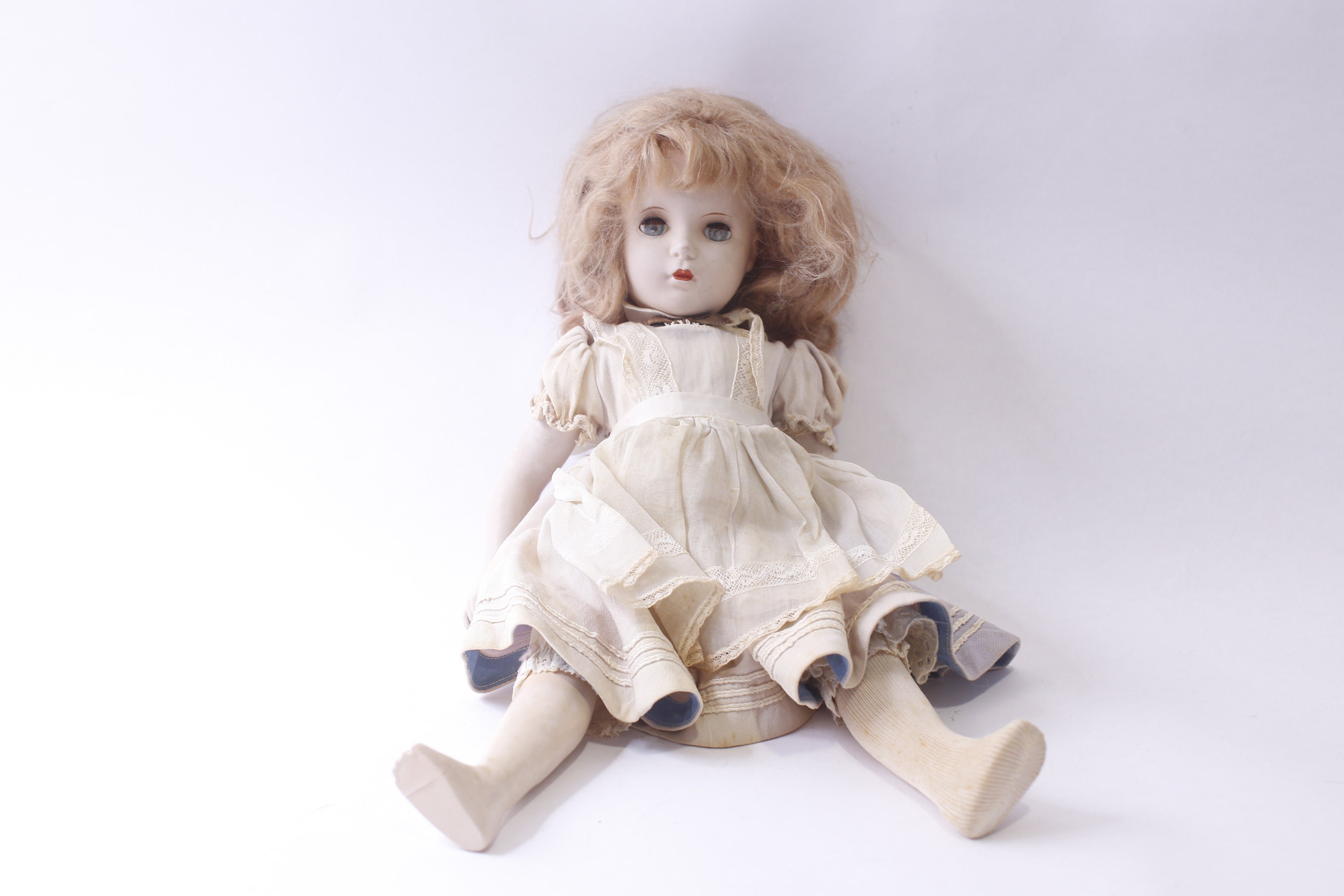 * antique doll ୨୧ .·*°.·*° アンティーク ペグドール Antique Porcelain Bisque Girl Doll in White-blue Dress With Apron