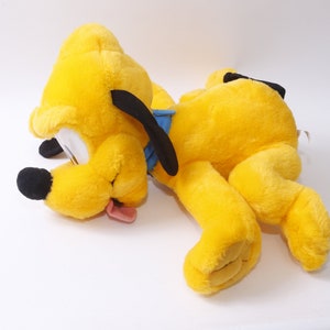 Disney, Baby Pluto, Gelber Hund, liegend, 12.5", weich, Plüsch, Spielzeug, Figur, Cartoon Charakter, Vintage Plüsch, Stofftier, ~ 20-35-1224