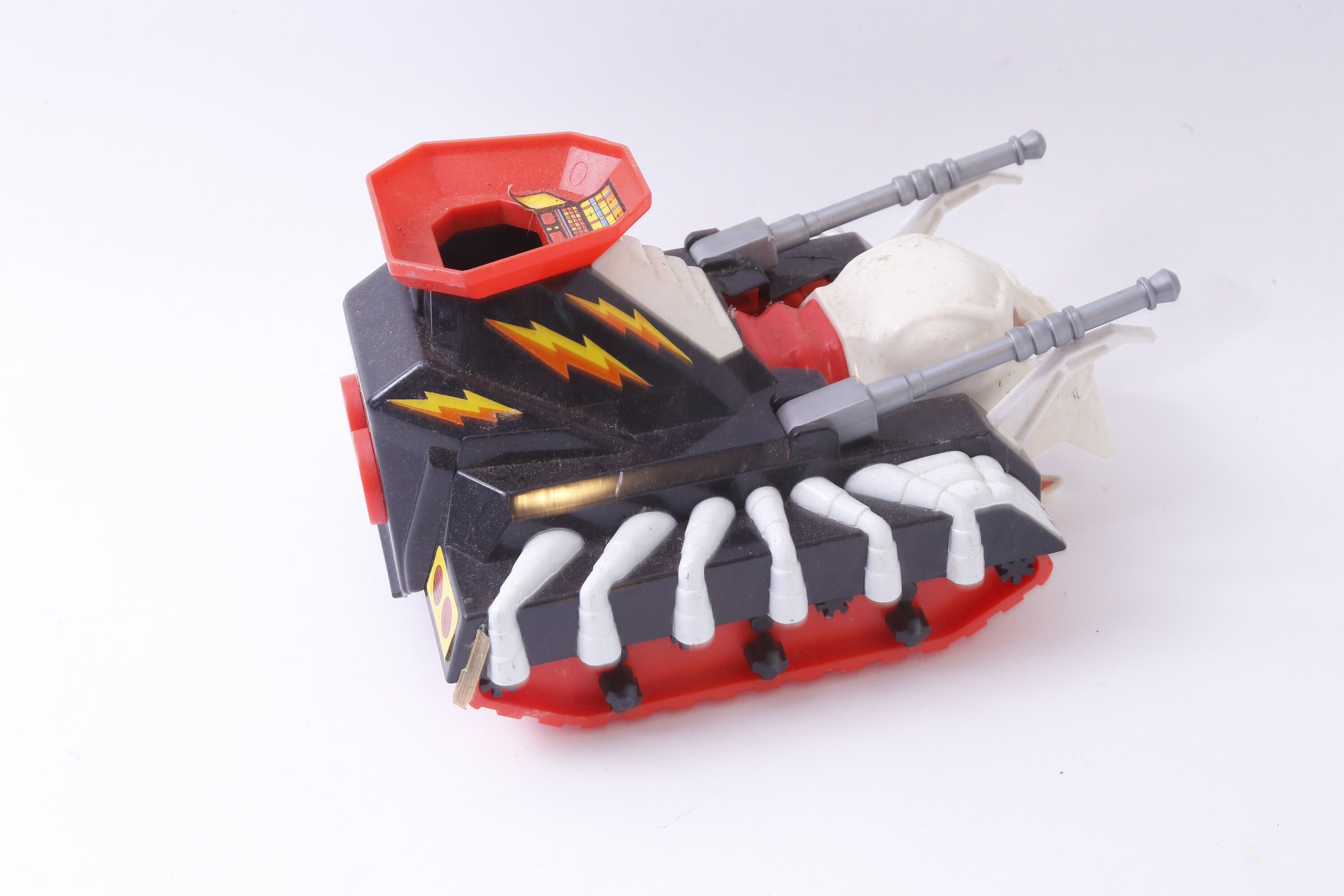 Panosh Place, Voltron, Skull Tank, Vehicle, White Skull, Evil