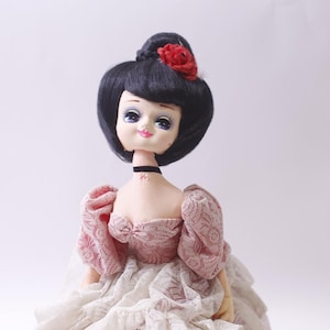 Big Eyes Figures - Etsy