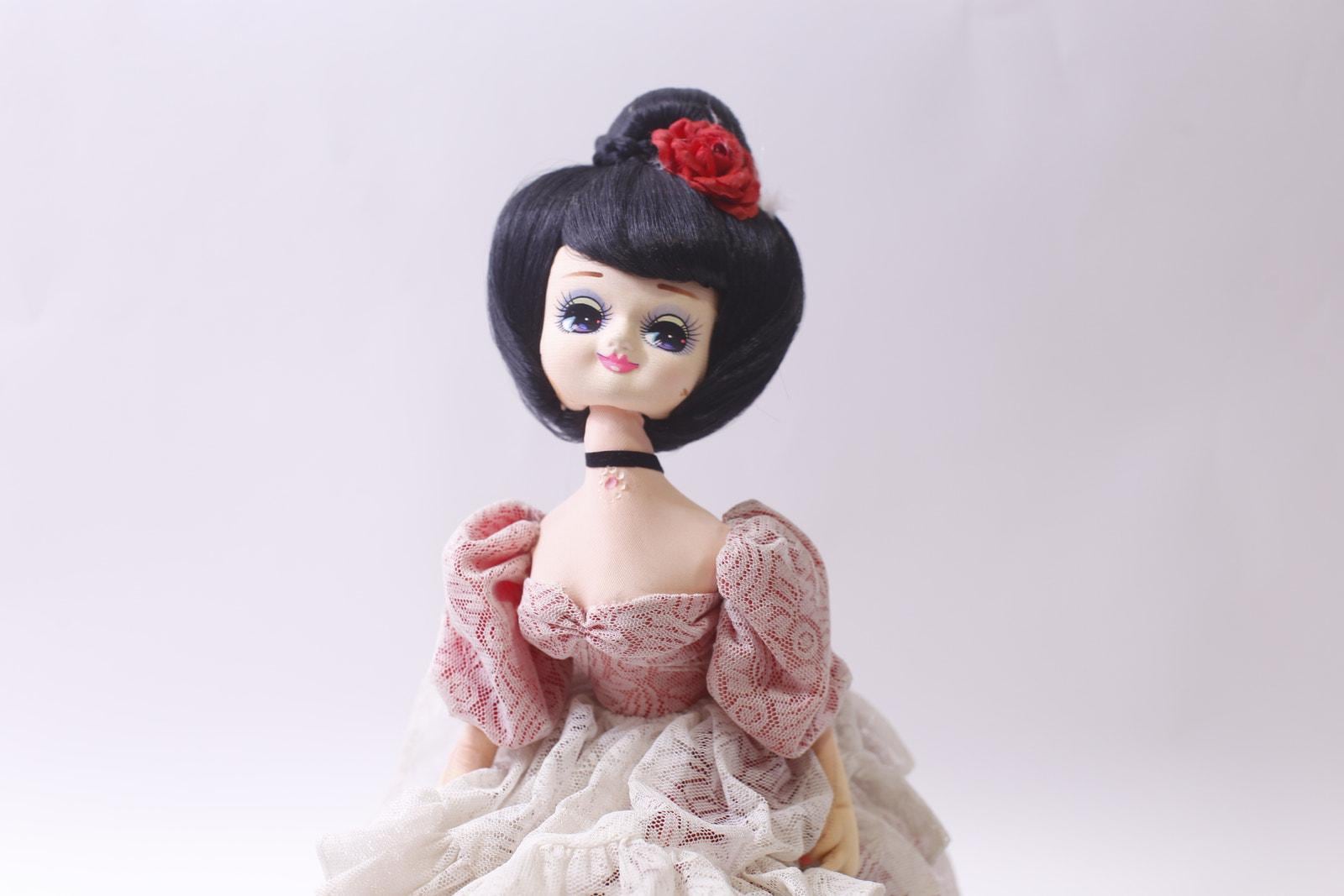 Big Eyes Figures - Etsy