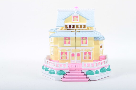 polly clubhouse