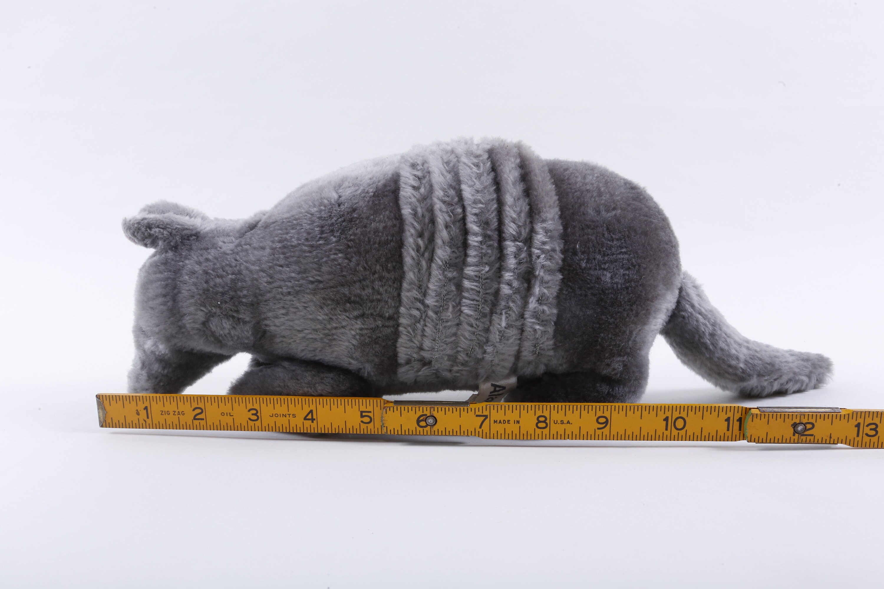 ヴィンテージ　アルマジロ　ぬいぐるみ　希少 アルマジロぬいぐるみ 明治製菓 希少品 - メルカリ