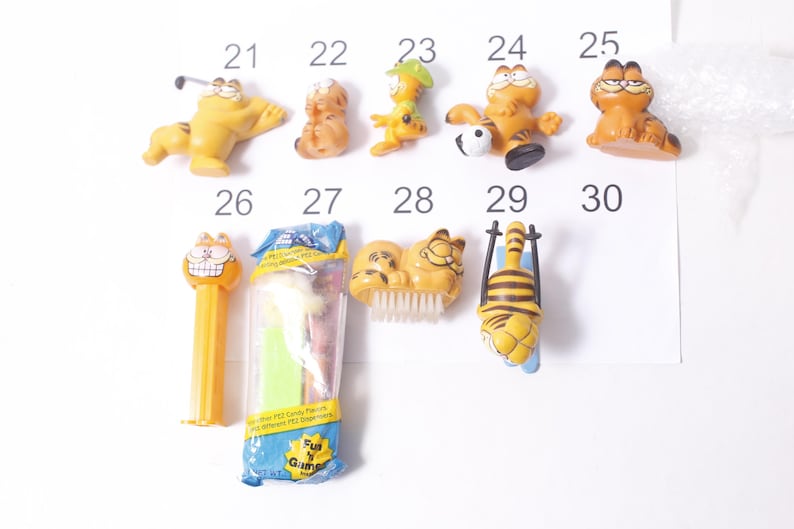 PICK Your OWN -Vintage Garfield PVC Figures Applause McDonalds Sports Devil 1970s 70s 80s 1980s Toy Lot Toy Collection 352 image 4