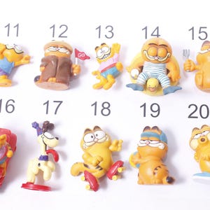 PICK Your OWN -Vintage Garfield PVC Figures Applause McDonalds Sports Devil 1970s 70s 80s 1980s Toy Lot Toy Collection 352 image 3