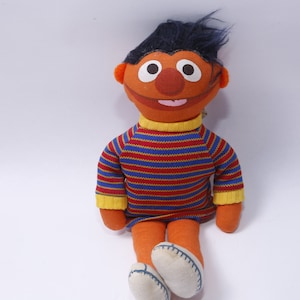 Sesamstraße, Muppets, Ernie, weich, Plüsch, Puppe, 23 cm, Figur, Knickerbocker, Hoselos, Comicfigur, Vintage, ~ M-03-12