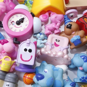 PICK YOUR OWN #1 - Vintage, Blues Clues, pvc Figures, Cake Toppers, Toys, Magenta, Notebook, Steve, Joe, tickety, slippery soap - 20-09-305