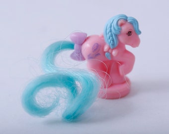 My Little Pony, Petite Ponies, Brush Pony, Ponytail series, Pink Body with Blue Tail, Vintage, Collectible, ~ 240110-DIAF 784