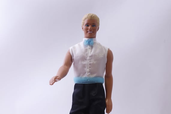Barbie Ken Great Date Doll, indossa camicia bianca con papillon e