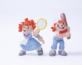 Raggedy Ann and Andy, Playing Tennis and Baseball, Little, PVC Figures, Toy, Sports, Children, Collection, Vintage, ~ 20-01-23 AA