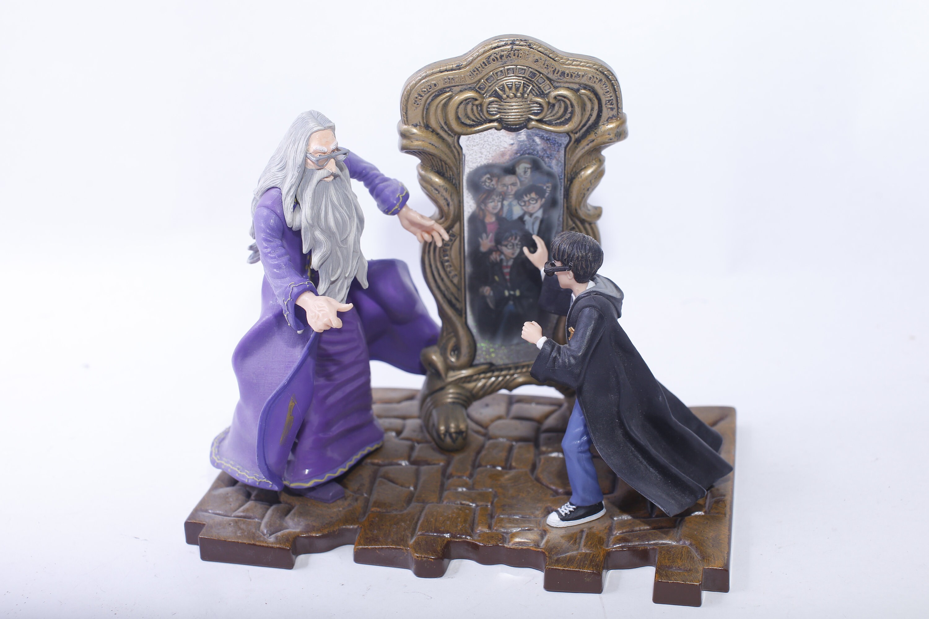 Harry Potter With Dumbledore at the Mirror of Erised, Action