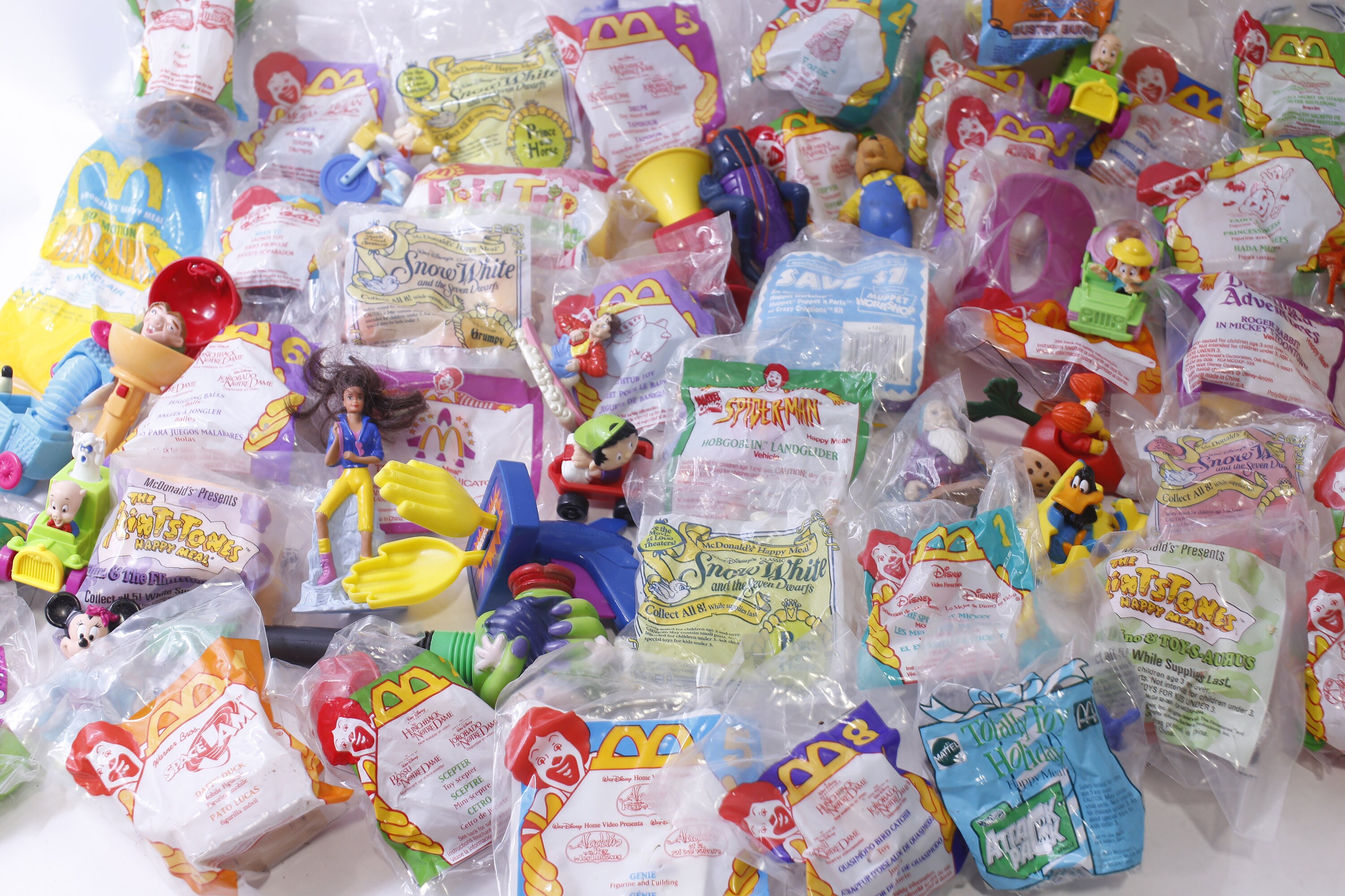 洋書 McDonald's Happy Meal Toys Amazon.com: McDonald's® Happy Meal® Toys Around the World