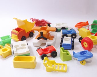 Fisher-Price, Little People, Toy Vehicles and Furniture Set, Cars, Tractor, Blane, Bathtub, Chair, Vintage, ~ 240326-WH M-17-03