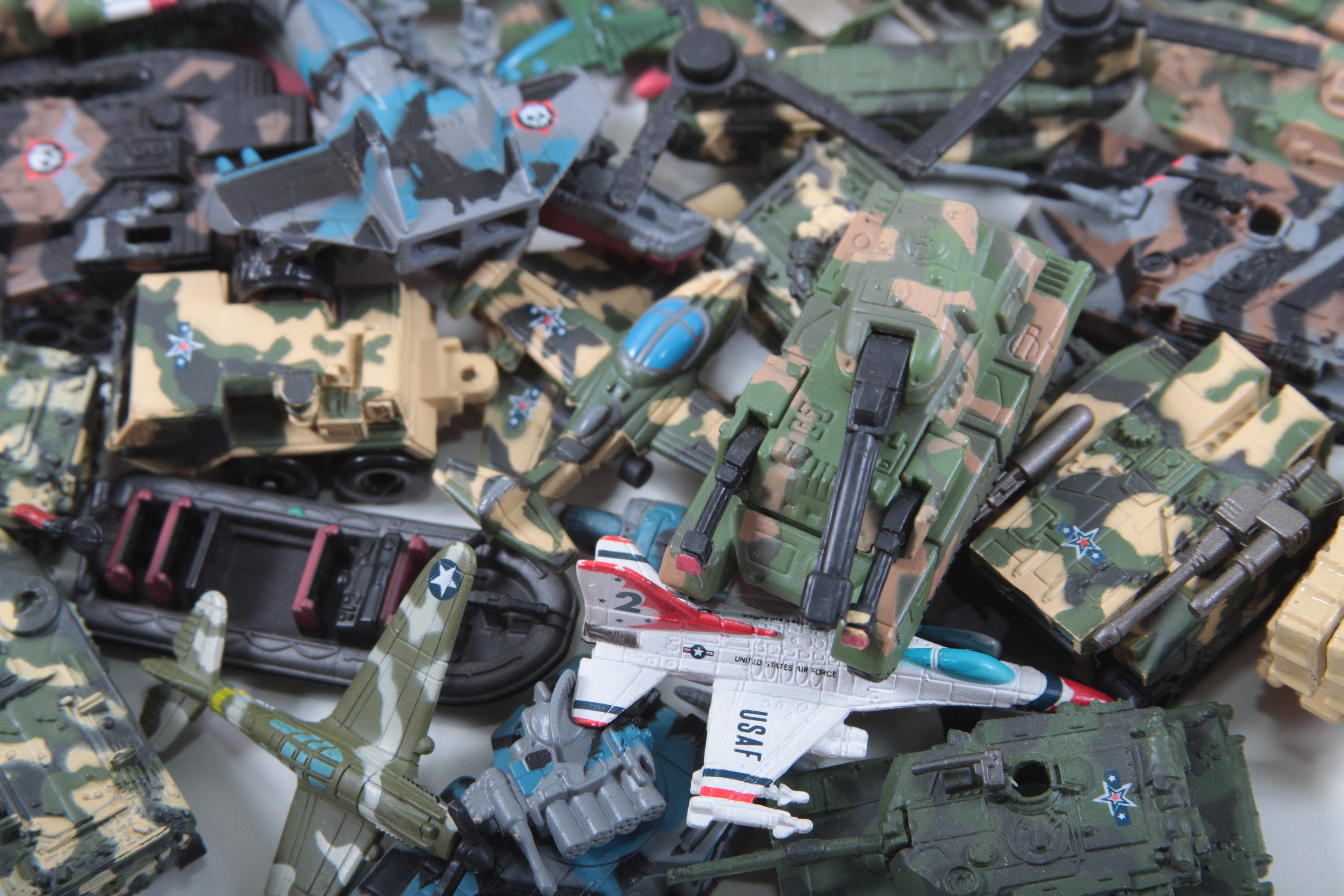 ⭐️Galoob マイクロマシンズ　ミニカー　ミリタリー　飛行機　船　56個セット Micro machines military - Etsy 日本