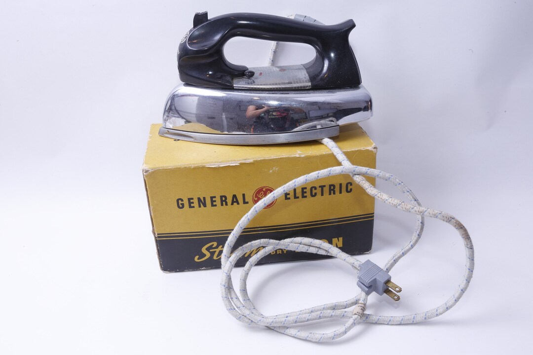 General Electric, Steam and Dry Iron, Black Silver, Old Style, Interior