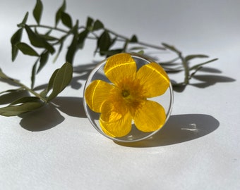 Poignée fleurie bouton d’or