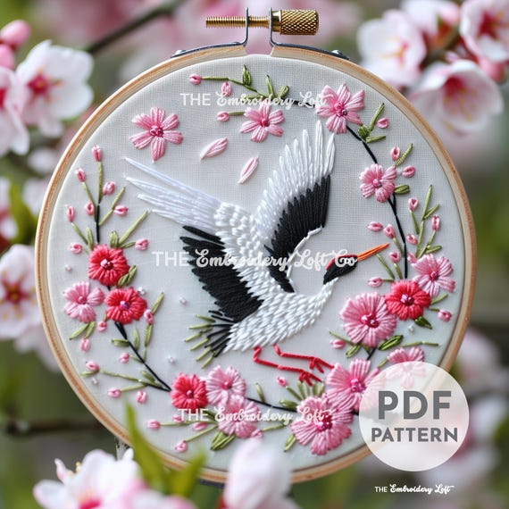 スズメと桜の刺繍作品 スズメと桜の刺繍作品 鶴と桜の手刺繍図案、鶴鳥図案、日本刺繍、