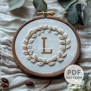 Diseño de adorno navideño con la letra L, regalo de bordado de boda, adorno de bordado inicial personalizado, patrón de bordado a mano en PDF, para principiantes