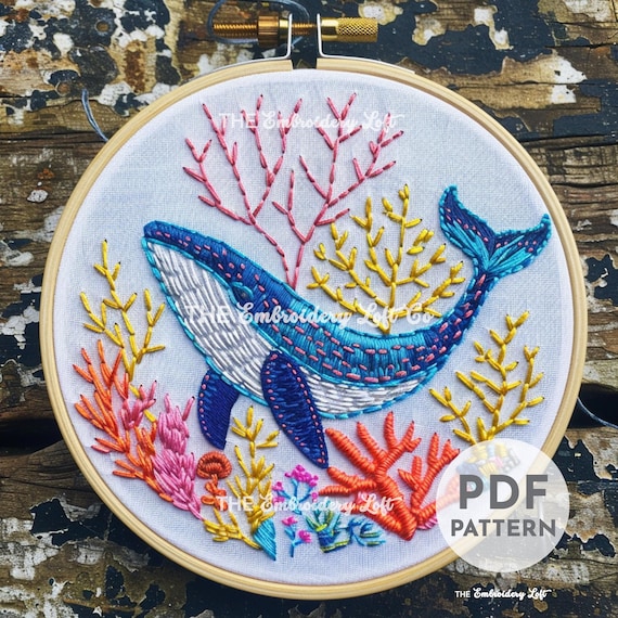 クジラとサンゴの刺繍タペストリー クジラの手刺繍パターン、クジラのパターン、海のパターン、手刺繍