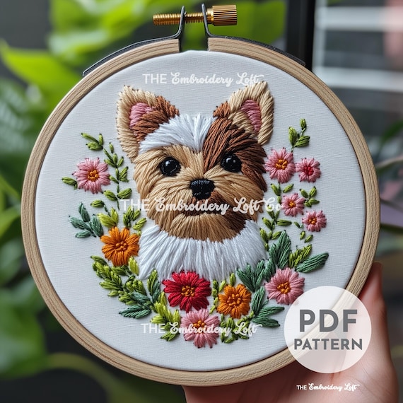 【専用】ヨークシャーテリア刺繍入り ハンドメイド ヨークシャーテリアの手刺繍パターン、テリア犬の刺繍、ペットの刺繍