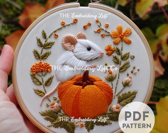 Handbroderimönster för höstmus, skogsmusmönster, skogsbroderi, mus med pumpadesign, handbroderimönster PDF