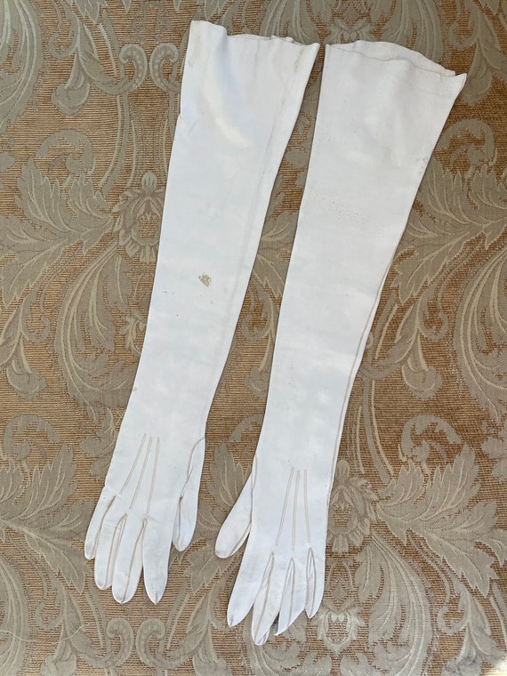 White Leather Opera Gloves c. 1950 - image 2