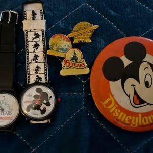 Vintage Lot Disneyland Disneyworld Watches Button Future World Showcase