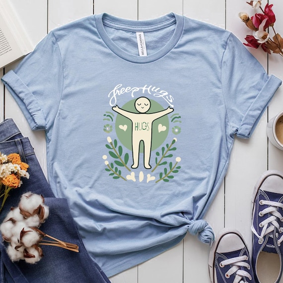 Free Hugs T-Shirt – Positive Message Graphic Tee, Casual Everyday Top