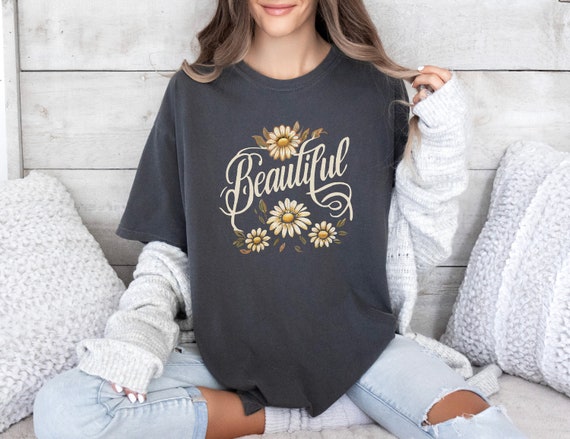 Daisy Graphic Tee – Floral Print T-Shirt for Women
