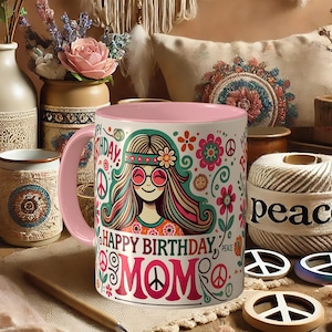 Happy Birthday Mom Becher, Boho Hippie Geschenk für Mama, Retro Blumen Kaffeetasse, Peace Zeichen Geschenk, Groovy Geburtstagsgeschenk für Muttertag
