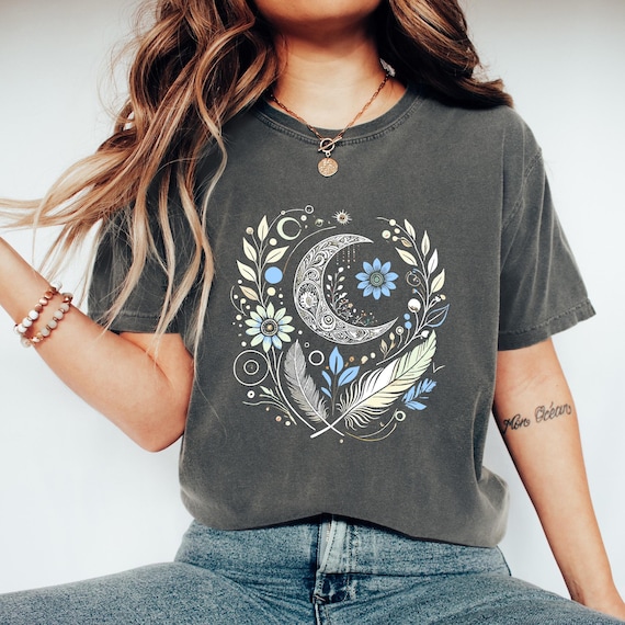 Moon Phase Boho T-Shirt – Vintage Celestial Floral Tee