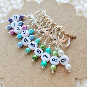 Removable Stitch Markers for Knitting or Crochet - Closable - Set of 10 - Shades of Blue Green and Purple with Numbers - L17