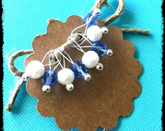 Snag Free Stitch Markers Kleine set van 8 - Blauw en Wit Tsjechisch glas - K93 - Tot maat US 8 (5,0 mm) Breinaalden