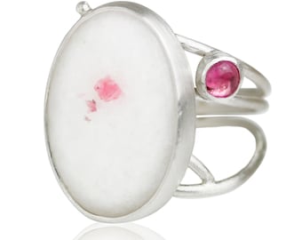 Pink Spinel in Quartz Ring on a Swirled Band. Size 9 1/2